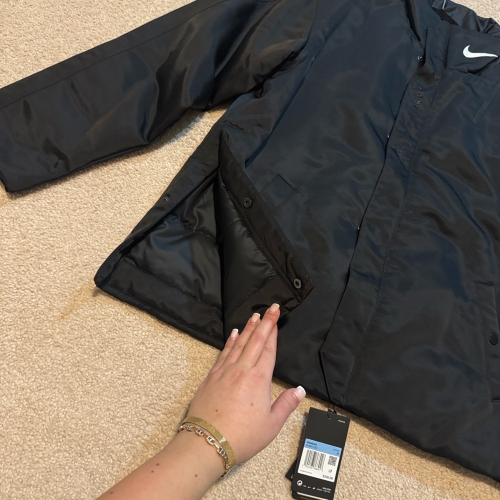 Nike Women's Black Bomber Jacket - Picture 7 of 9